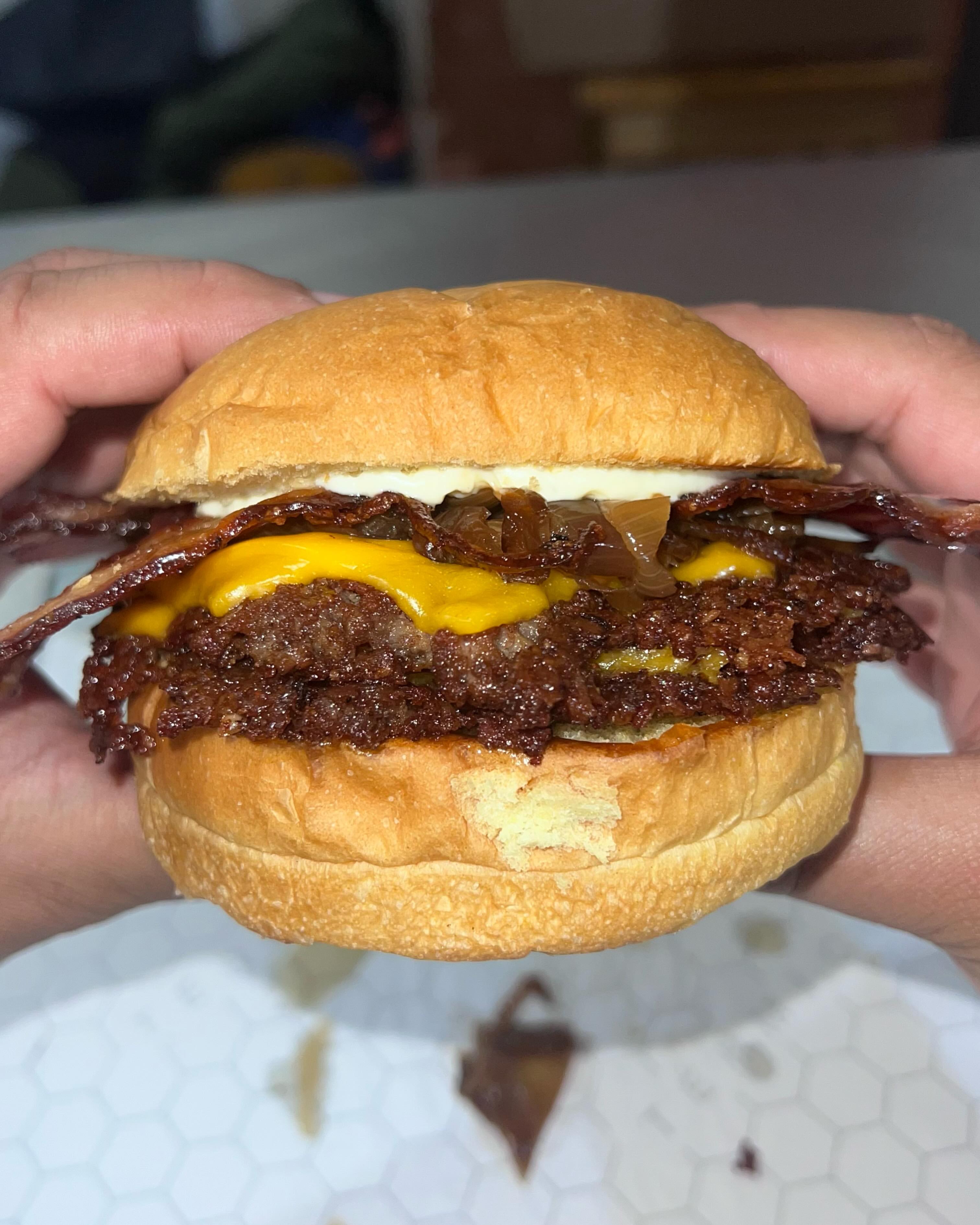 FITO’S SMASH BURGERS